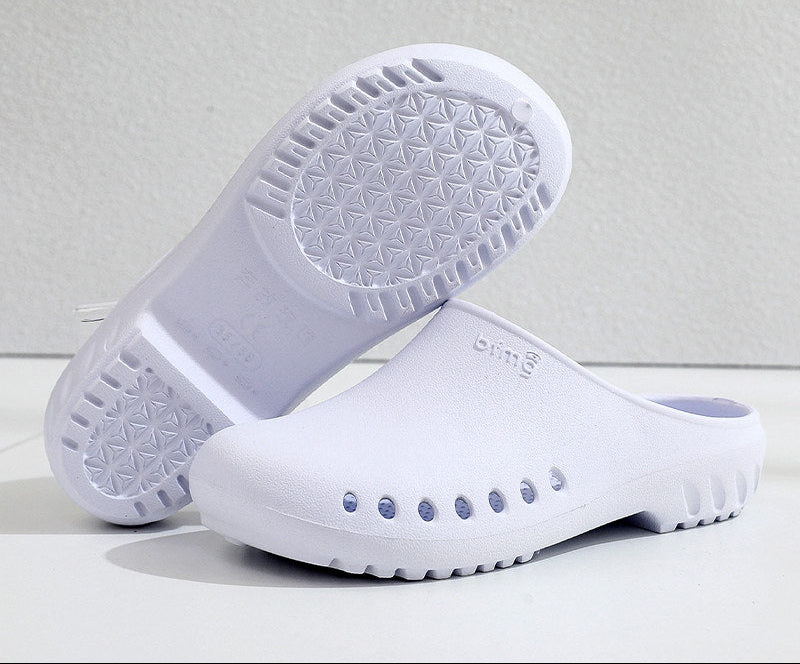 Non-slip operating room slippers, medical surgical shoes, care room doctor's hole shoes, medical men's and women's work shoes