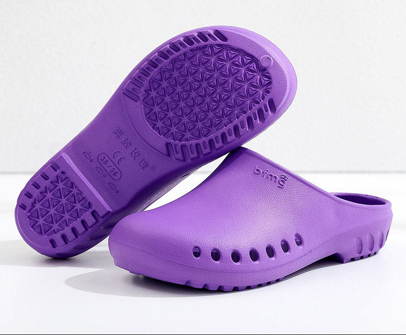Non-slip operating room slippers, medical surgical shoes, care room doctor's hole shoes, medical men's and women's work shoes