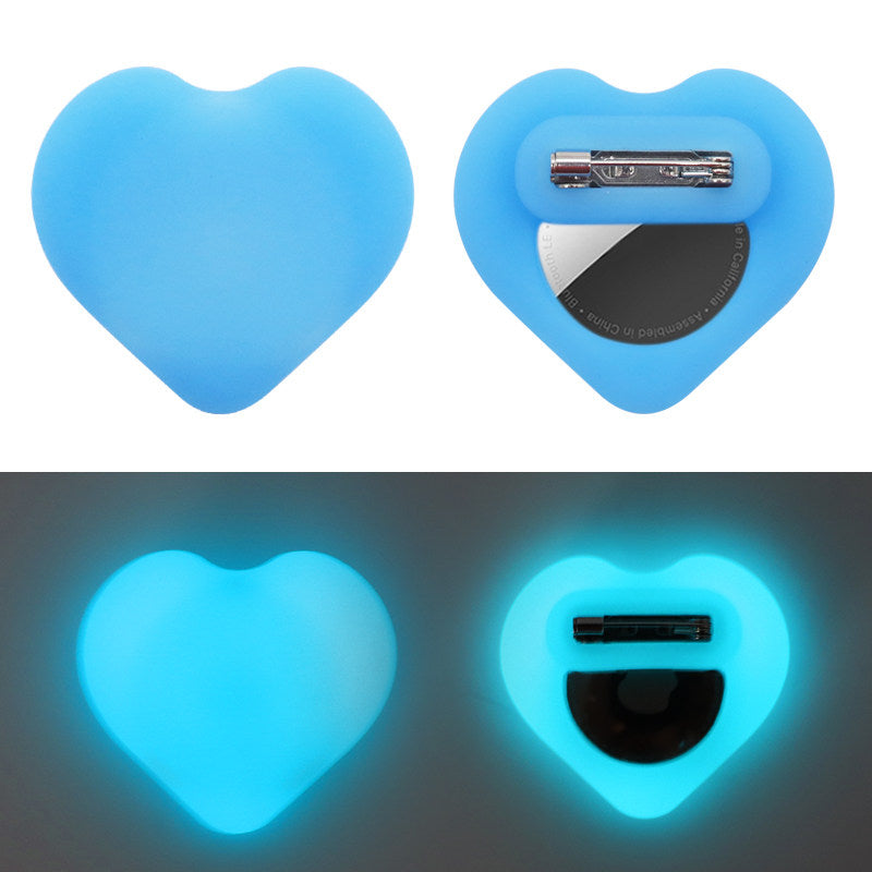 Heart Shaped AirTag Case for Apple AirTag & AirTag 2  Silicone Protective Cover with Keychain Clip  Cute Anti-Scratch Shockproof Tracker Holder